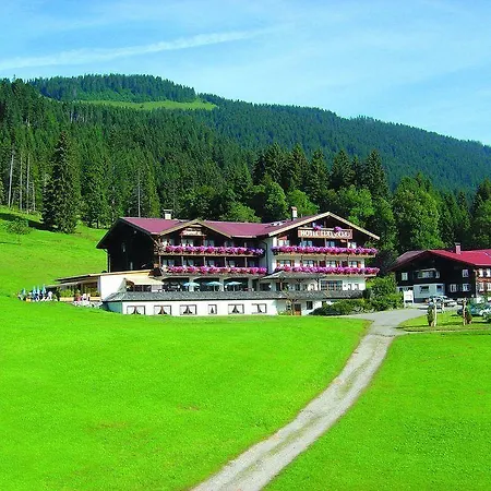 Berg- Und Aktivhotel Edelsberg Gmbh ホテル バート・ヒンデラング