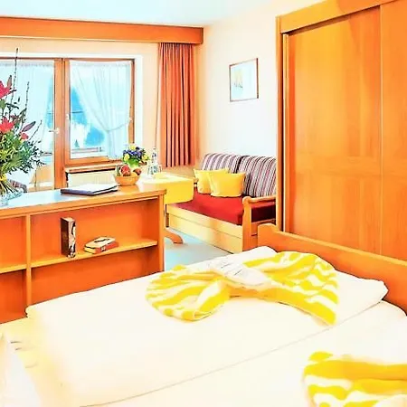 Berg- Und Aktivhotel Edelsberg Gmbh ホテル バート・ヒンデラング