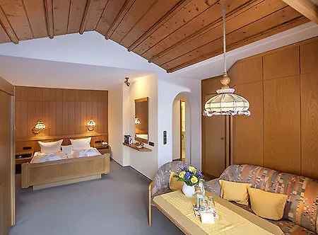 Berg- Und Aktivhotel Edelsberg Gmbh 3* バート・ヒンデラング